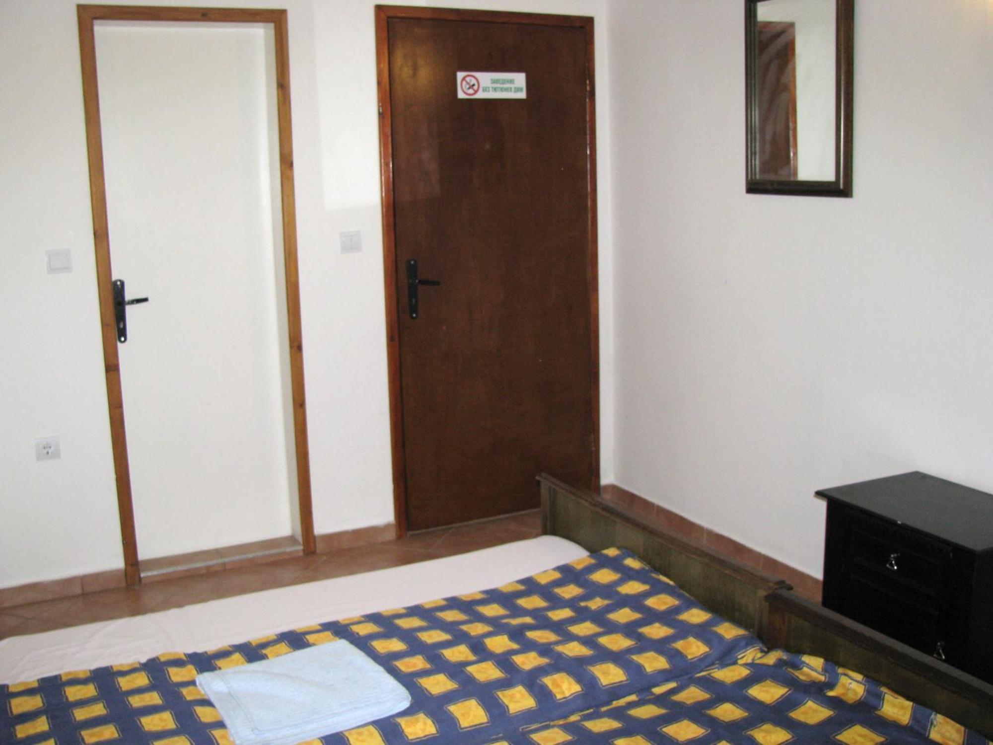 Guest House Familia Samovodene Εξωτερικό φωτογραφία